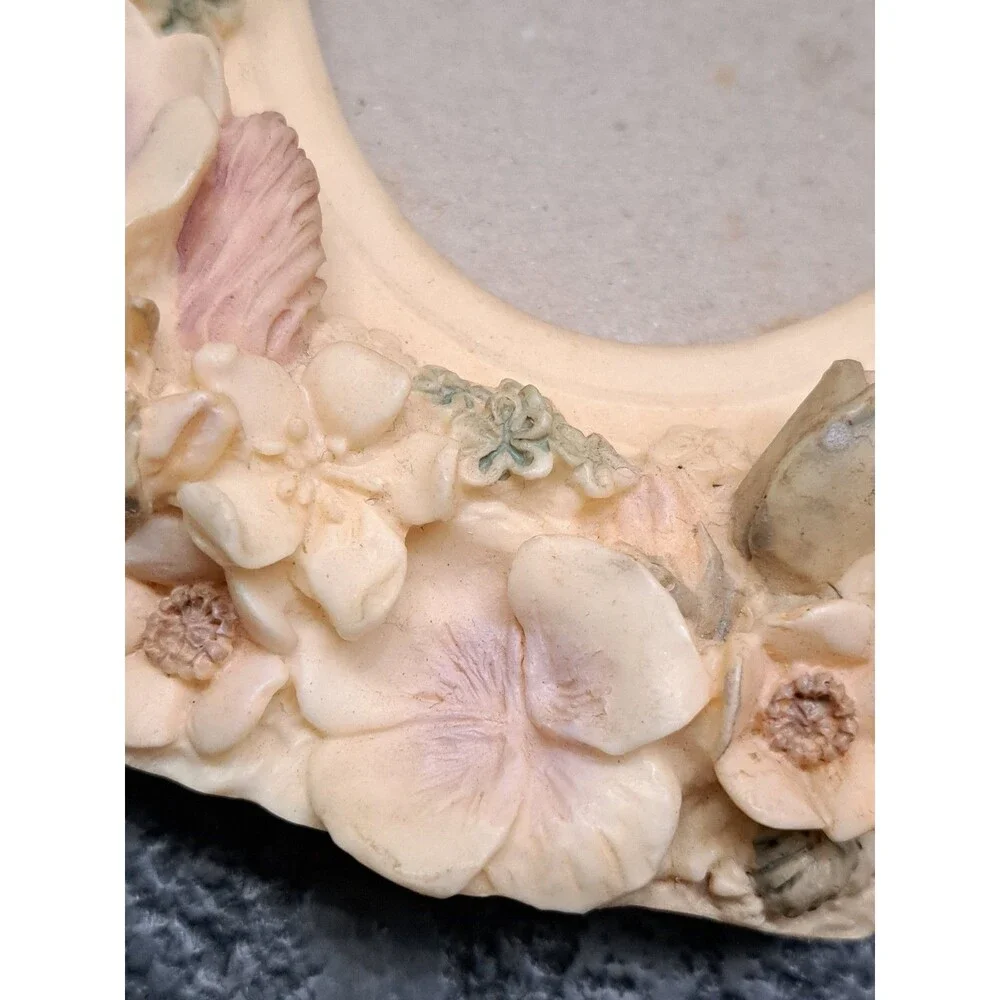 Vintage 1990s 3D Floral Resin Picture Frame for 3.5
